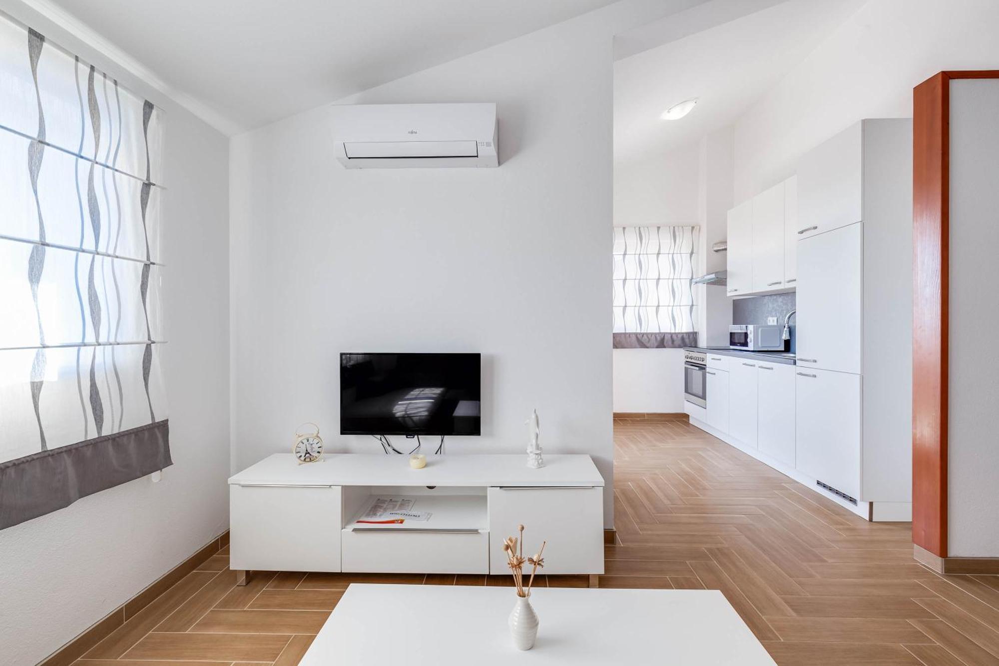 Apartmani Pocrnic Pakostane Luaran gambar