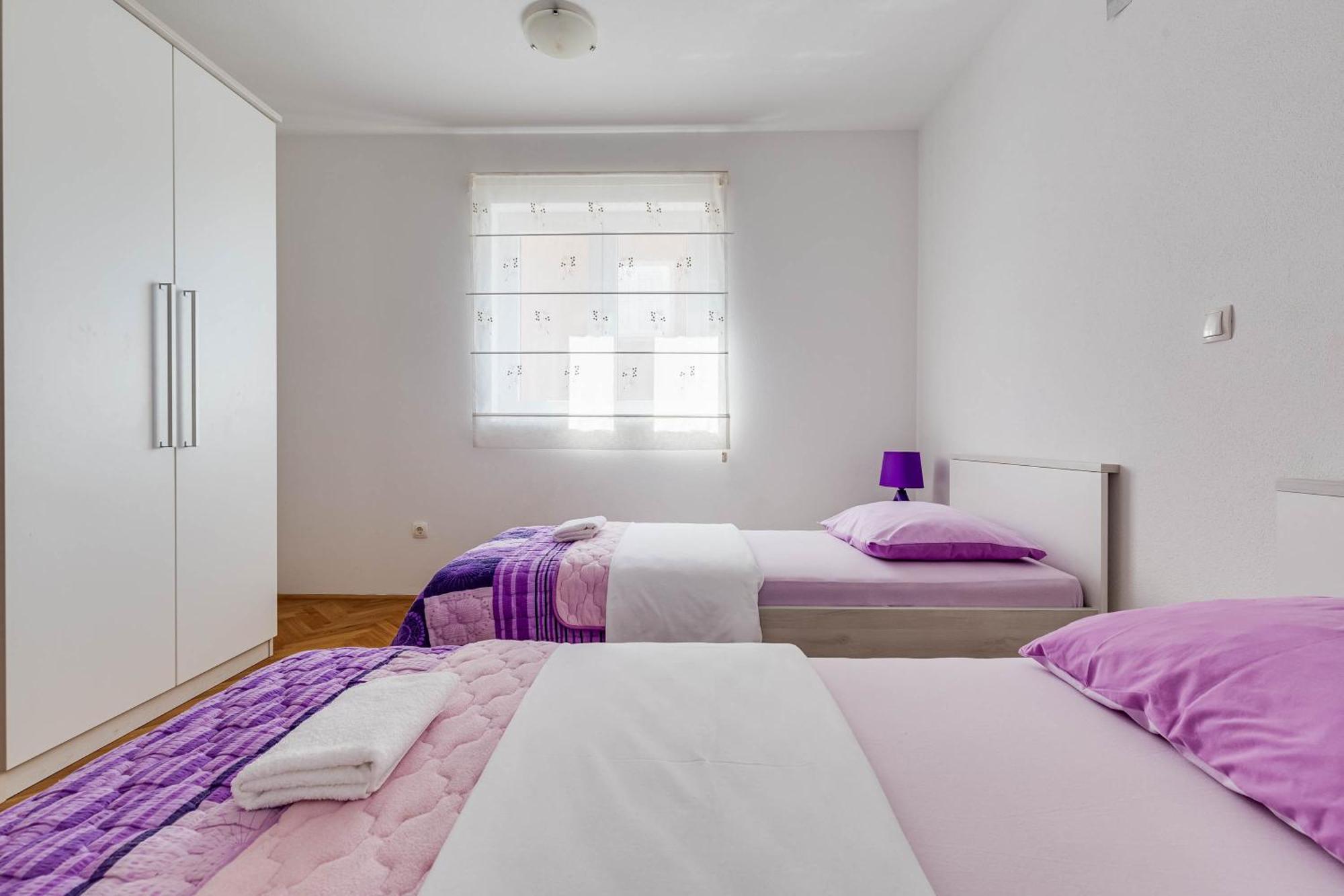 Apartmani Pocrnic Pakostane Luaran gambar