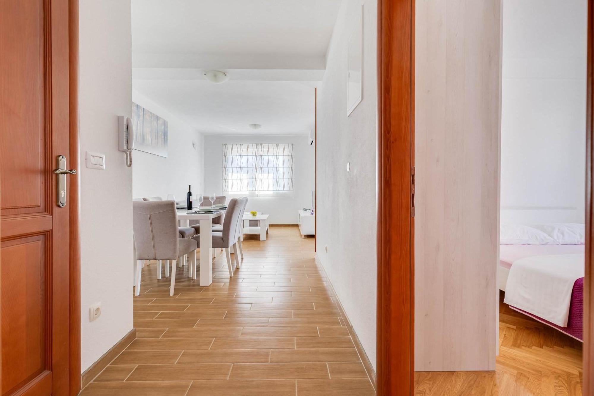 Apartmani Pocrnic Pakostane Luaran gambar